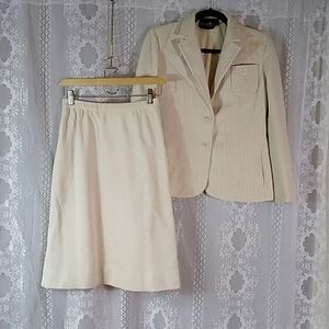 Vintage Robert Arthur Women's Suit Blazer Jacket And Skirt Size Approximately XS